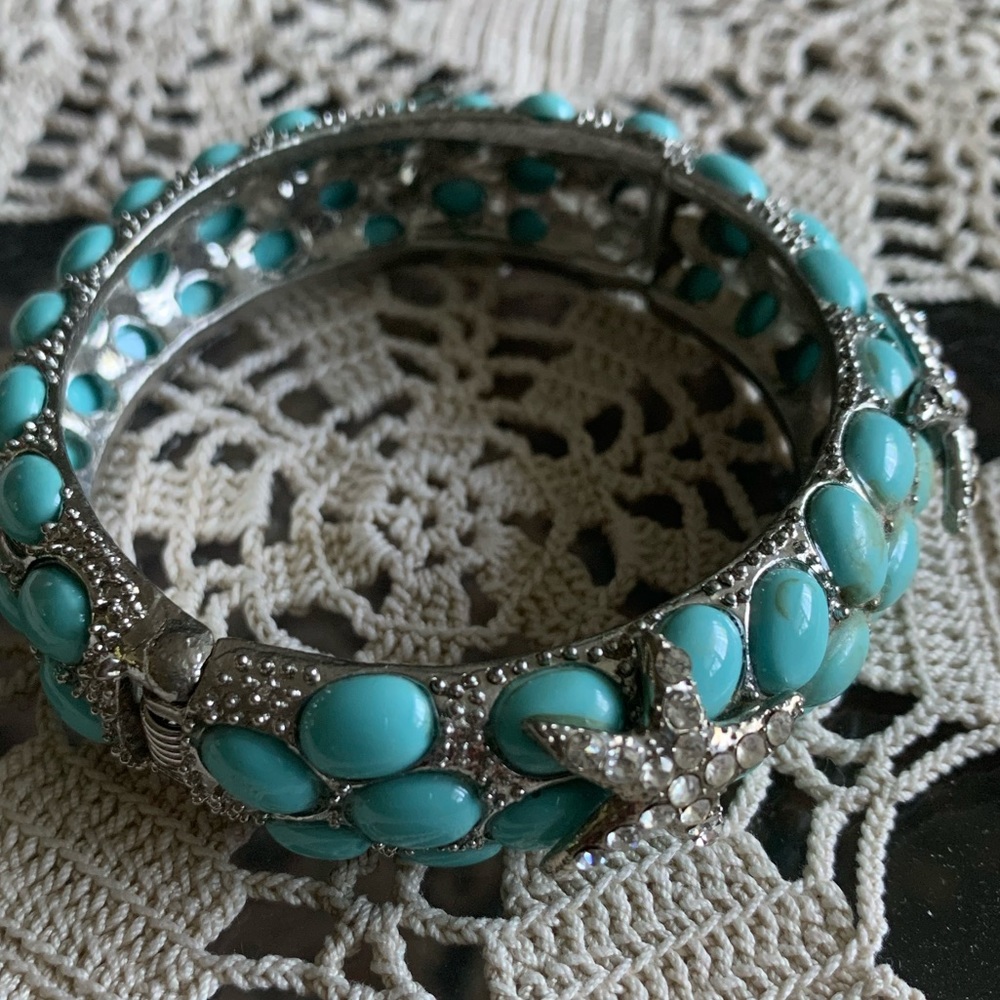 Beautiful Sparkly Starfish Bracelet